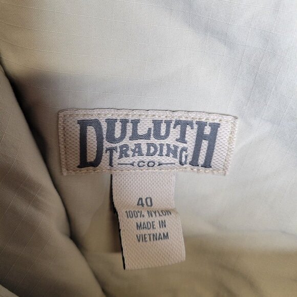 Duluth Trading Co Men's Size 40 Cargo Shorts Tan Khaki - Picture 3 of 3